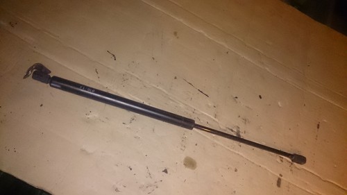 VW T4 70X0A Gasdruckfeder Kofferraum Heckklappe Heckklappendämpfer 23396 910N