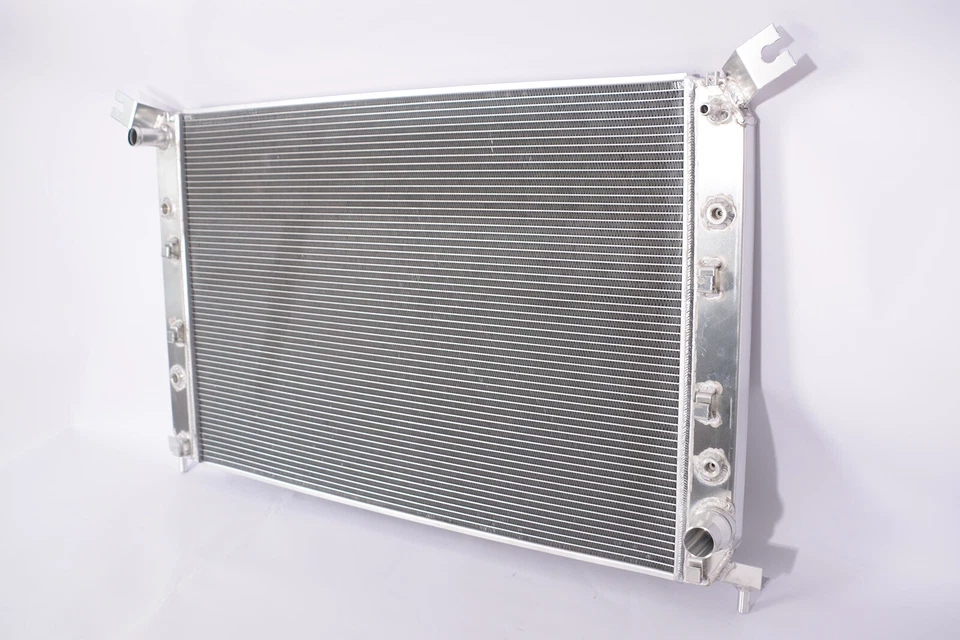 All Aluminum Radiator For 2011-2019 16 Chevrolet Silverado 2500HD 3500HD 6.0L V8 Foto 4 de 4
