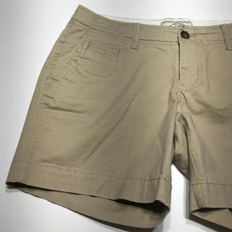 Old Navy Petite Pants Womens Size 4P The Perfect 7 Inch Favorite Khakis Midi - Image 3 of 4
