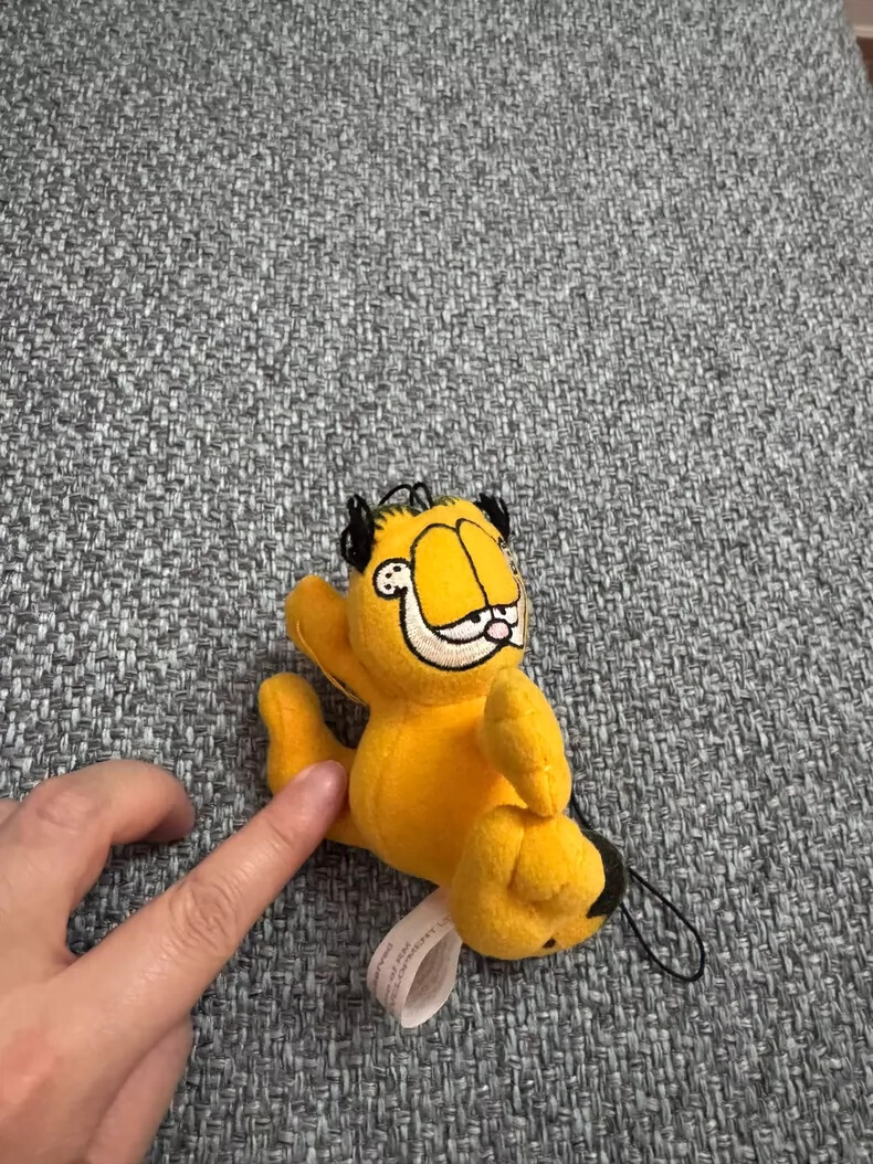 ガーフィールド ぬいぐるみ Garfield Plush (Yellow) s-l400.jpg
