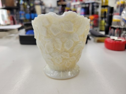 Vintage Westmoreland Bramble Maple Leaf White Milk Glass Cream & Sugar Set - Picture 3 of 14