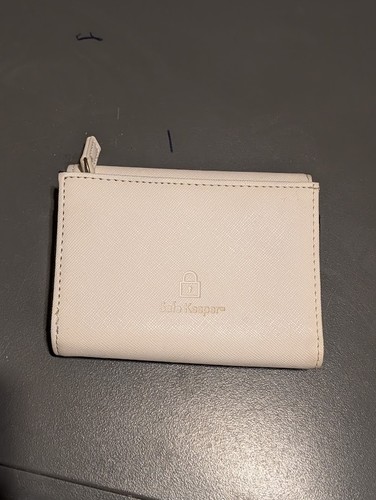 Safe Keeper White RFID Blocking Bifold Wallet Brand New