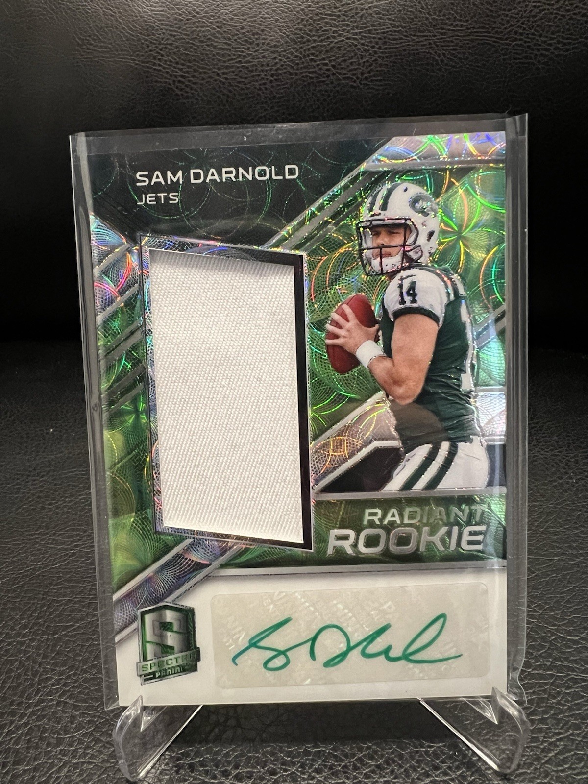 Sam Darnold Panini Spectra Radiant Rookie Patch Signatures #RRSD Neon Green