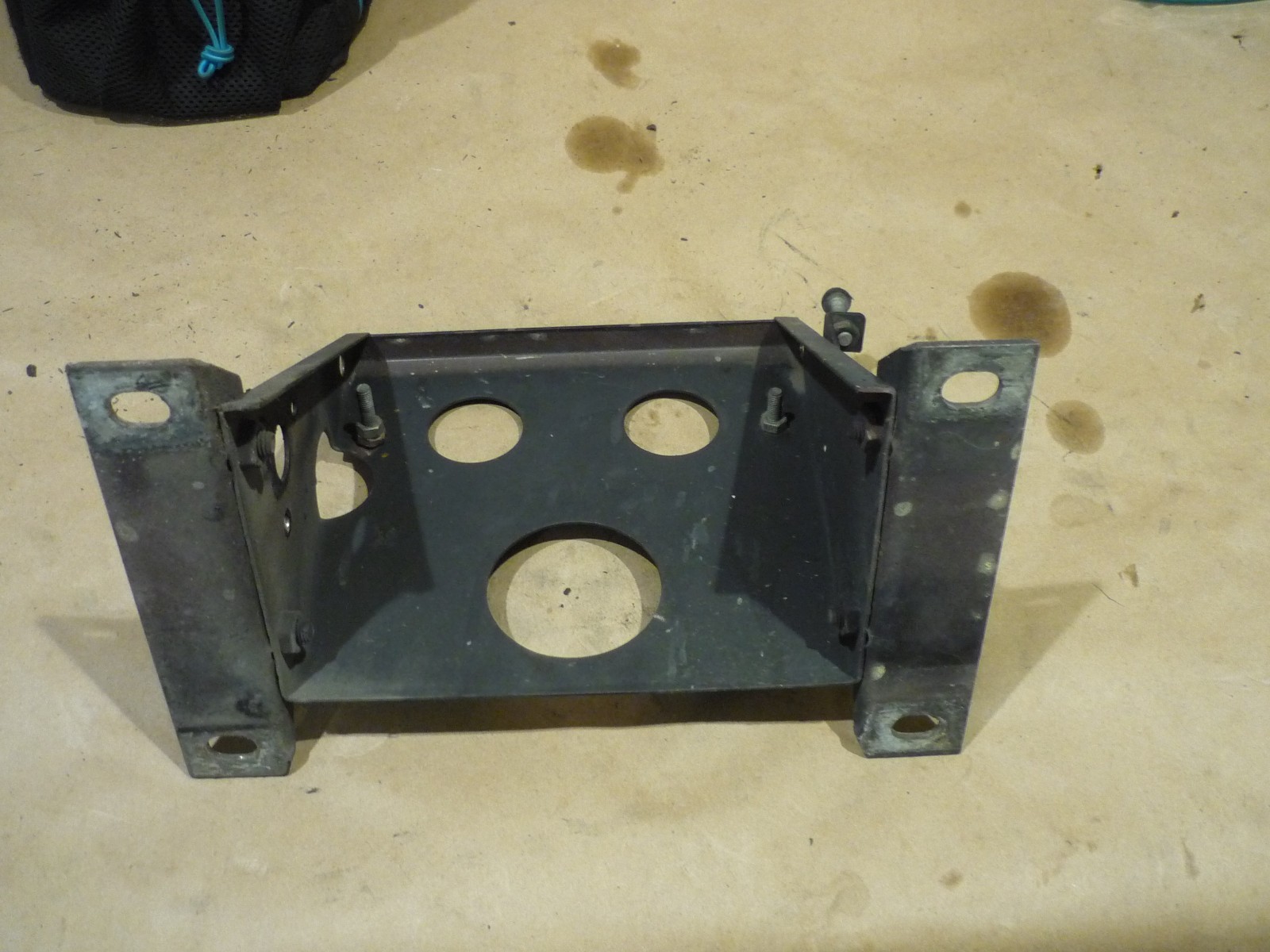 Ferrari 308 - RH Headlight Motor Support Bracket  - P/N  60098407