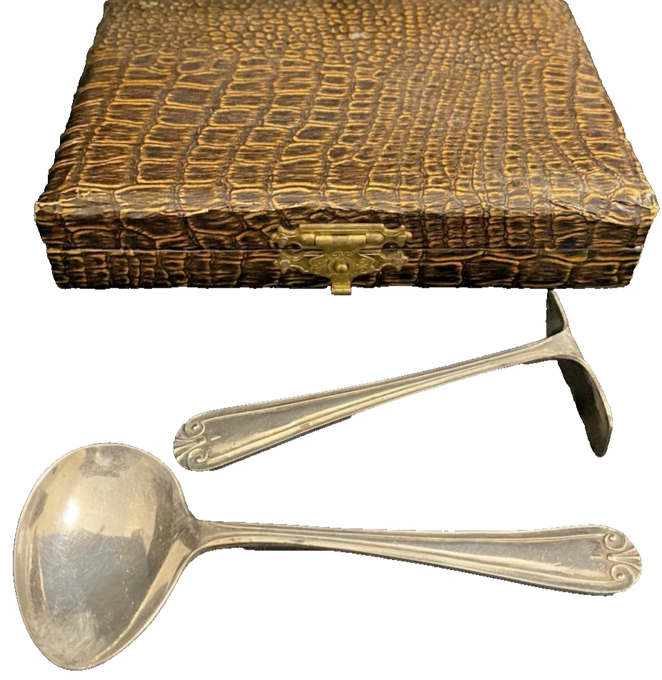Cased Antique Sheffield Silver Plated Childs Feeding Spoon & Food Pusher Set