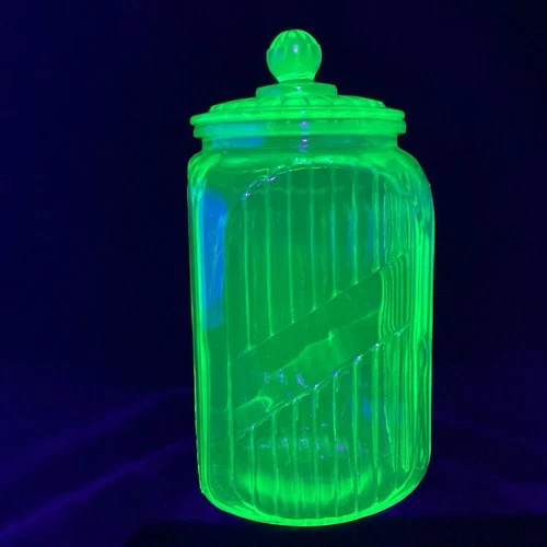 Depression Hocking 1930’s Uranium Vaseline GLOW Glass Lg Canister With Lid 8½"