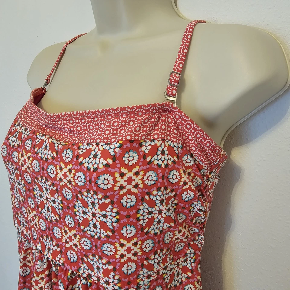 Traje de baño Beach House Payton Bandeau Tankini Top correa extraíble medallón rojo Foto 4 de 4