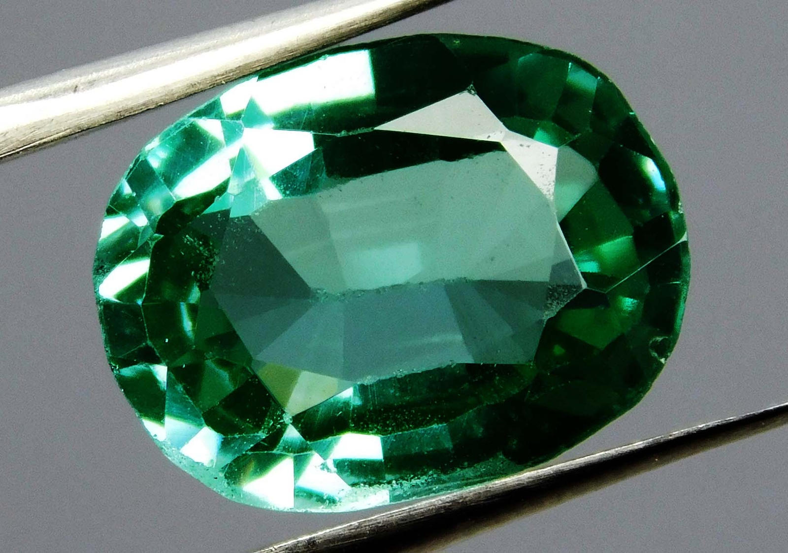 Teal Sapphire Oval Cut 7 Carat Natural Loose Gemstone Certified Bluish Green-image