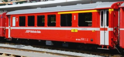 BEMO 3256162 RhB AB 1542 Einheitswagen I BB neurot, Spur H0m