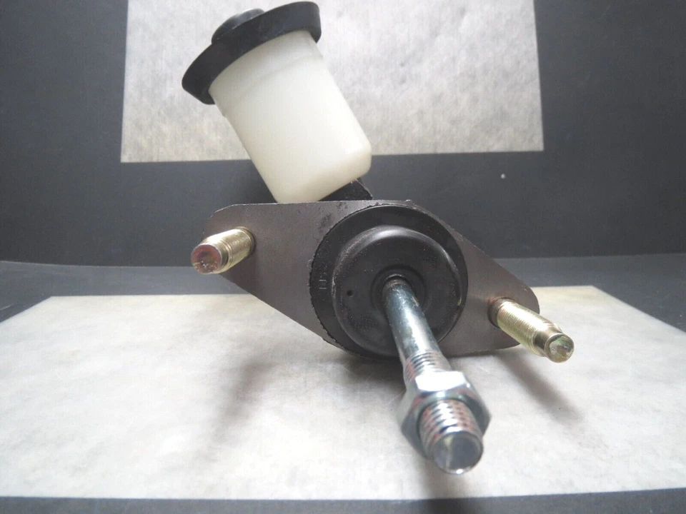 Cilindro maestro de embrague para Toyota Camry 90-91 1983-1991 Lexus ES250 ¡Envío rápido! Foto 3 de 4