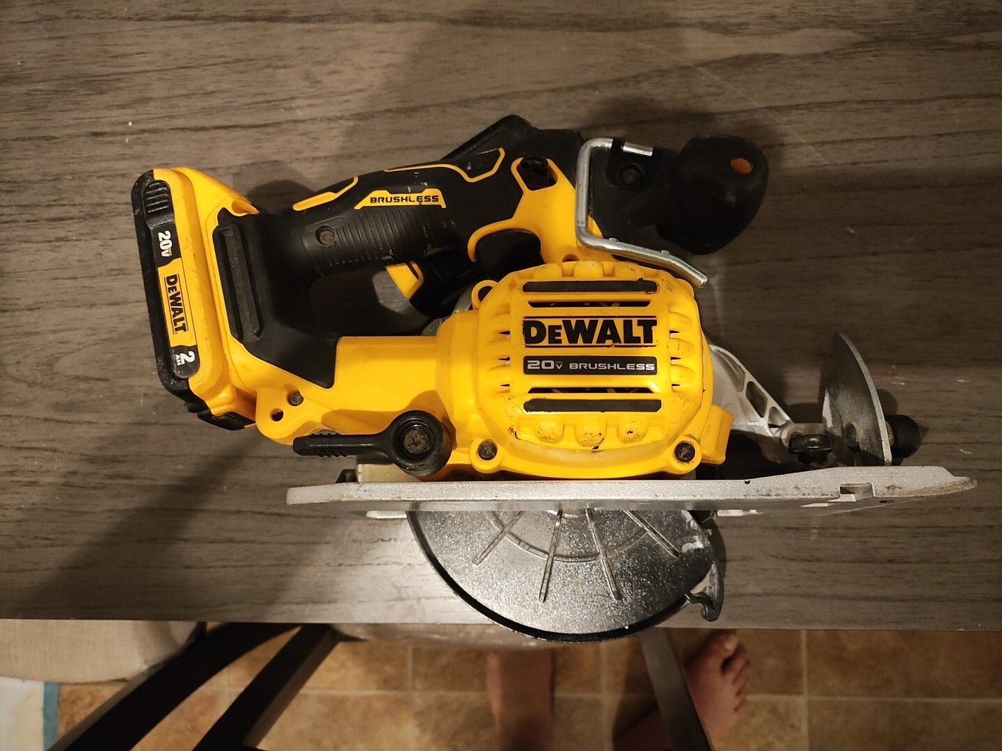 DEWALT DCS565 20V Brushless Circular Saw, 61/2Inch, Cordless 2