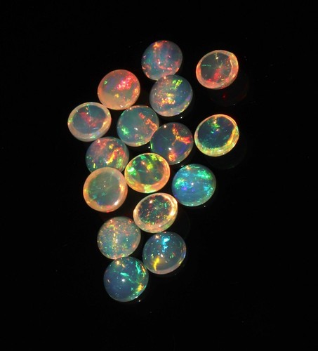 Natural Ethiopian fire opal cabochon round opal white opal loose opals 3 to 8 mm - Picture 3 of 3