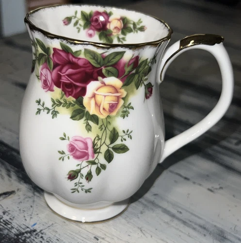 Royal Albert Old Country Roses 4 1/4" Mug..