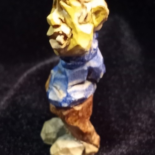 VINTAGE WOODEN HAND CARVED Wood FOLK TRAMP ART 2.25" Smoking Man OOAK Lenny - Picture 4 of 10