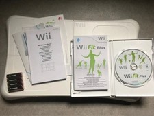 NINTENDO WII BALANCE BOARD + JEU WII FIT PLUS