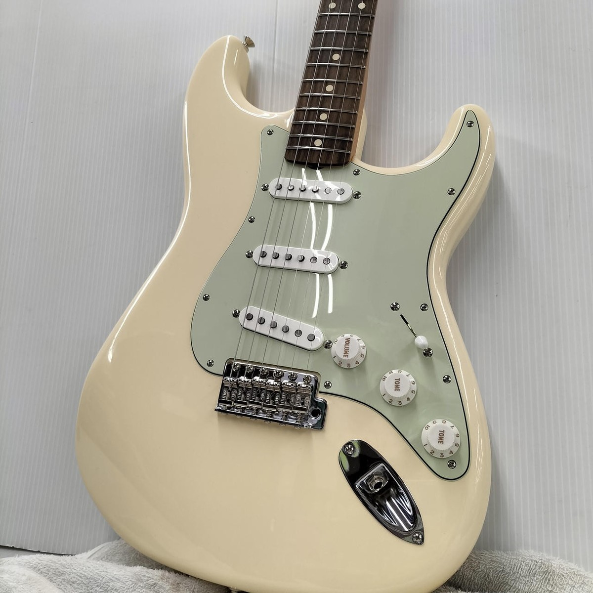 Fender Mexico Vintera Ii 60S Stratocaster Electric Guitar