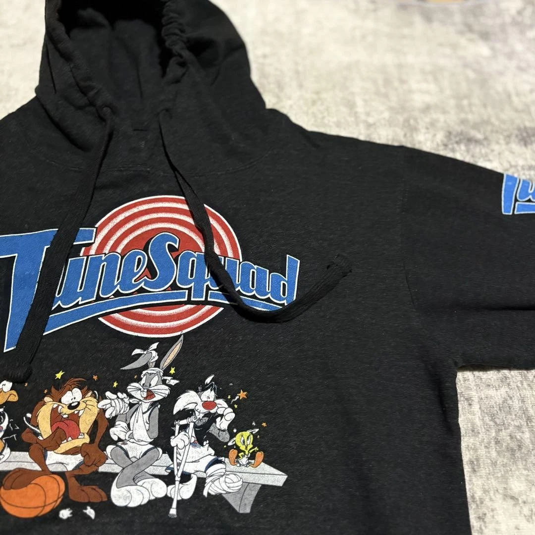 VETEMENTS Abbigliamento usatoy Loone Tune Tuned Squa logoa fel conpuccio c Mero neroacite