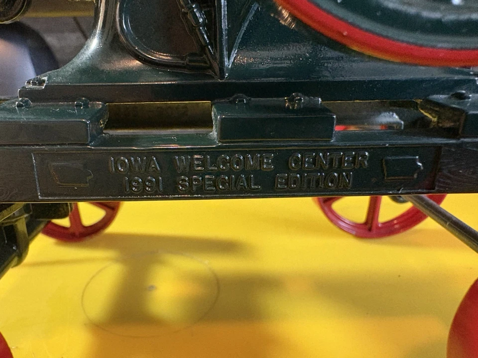 Vintage ERTL 1/6 McCormick Deering Model M Gas Engine Hit Miss Used Made USA HTF - Image 3 of 4