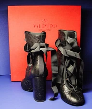 VALENTINO Made in Italy Sz 35 GARAVANI BLACK BALLET BOOTIE SHOES PRISTINE COND.