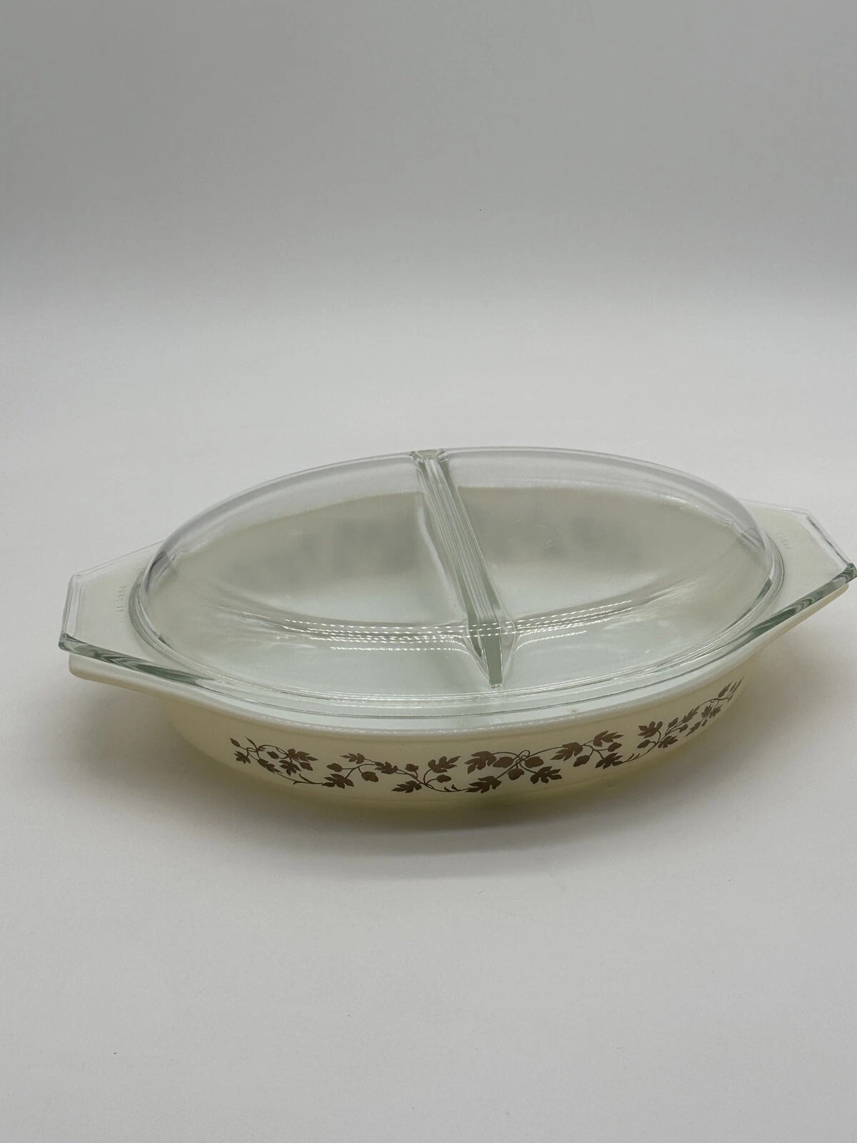 Pyrex Vintage Gold Leaf Acorn Divided Casserole Dish Golden 1 1 2 Qt w Lid 945C