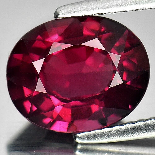 Purplish Pink Rhodolite Garnet 4.35 Ct. Oval 10.6 x 8.7 Mm. Natural Gemstone - Image 2 of 4