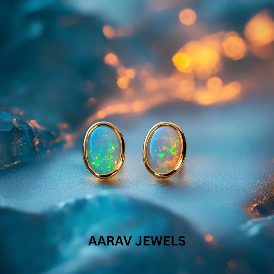 Aretes ovalados de ópalo de fuego genuino de 3 quilates con bisel trasero enchapados en oro amarillo de 14 quilates Foto 3 de 4