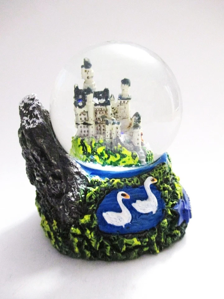 Schneekugel Neuschwanstein Eibsee Alpen Snowglobe Germany Souvenir - Bild 3 von 4