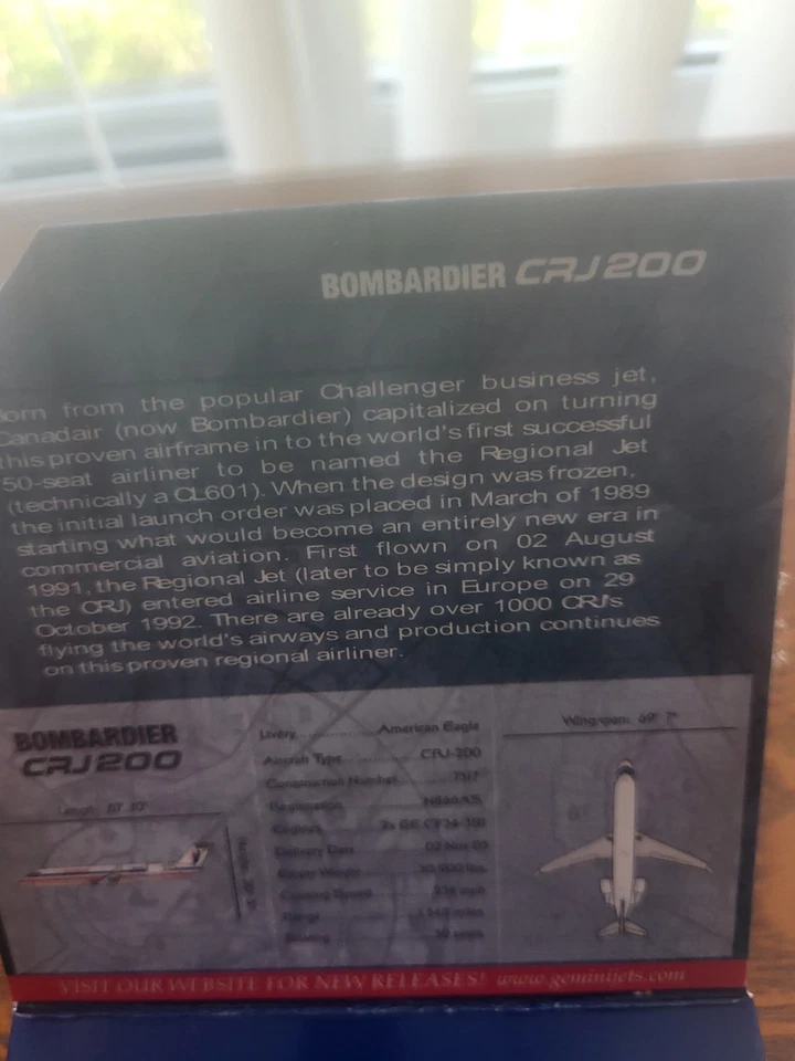 Modelo de avión fundido a presión GeminiJets American Eagle Bombardier CRJ200 1:400 Foto 2 de 4
