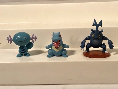 Vintage Pokemon Tomy Heracross Totodile Wooper CGTSJ 2" Figure Nintendo Lot