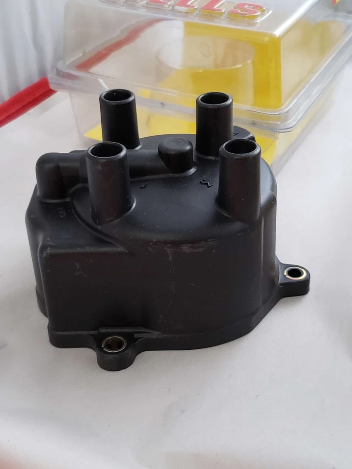 Wells DR940 Ignition Distributor Cap NOS - Image 2 of 3