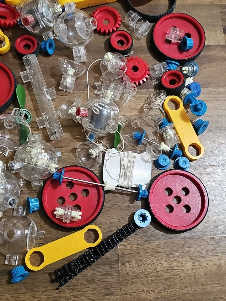 LARGE LOT Vintage Capsela Parts Lot 3 Motors See Pics - Image 4 of 4