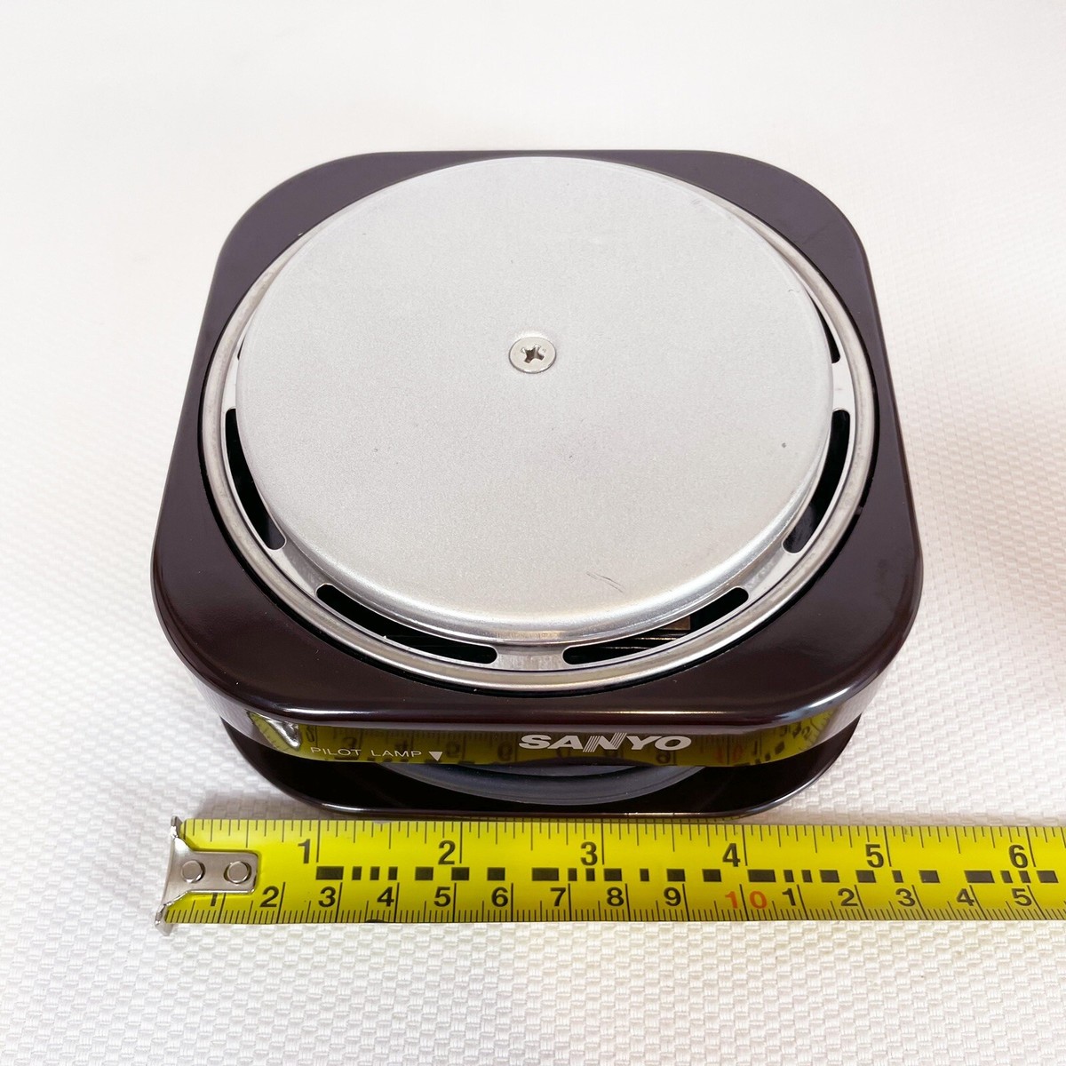 Sanyo TOURIST SUPER COOKER Portable RN36NF - Dual Voltage Sanyo TOURIST SUPER COOKER Portable RN36NF - Dual Voltage