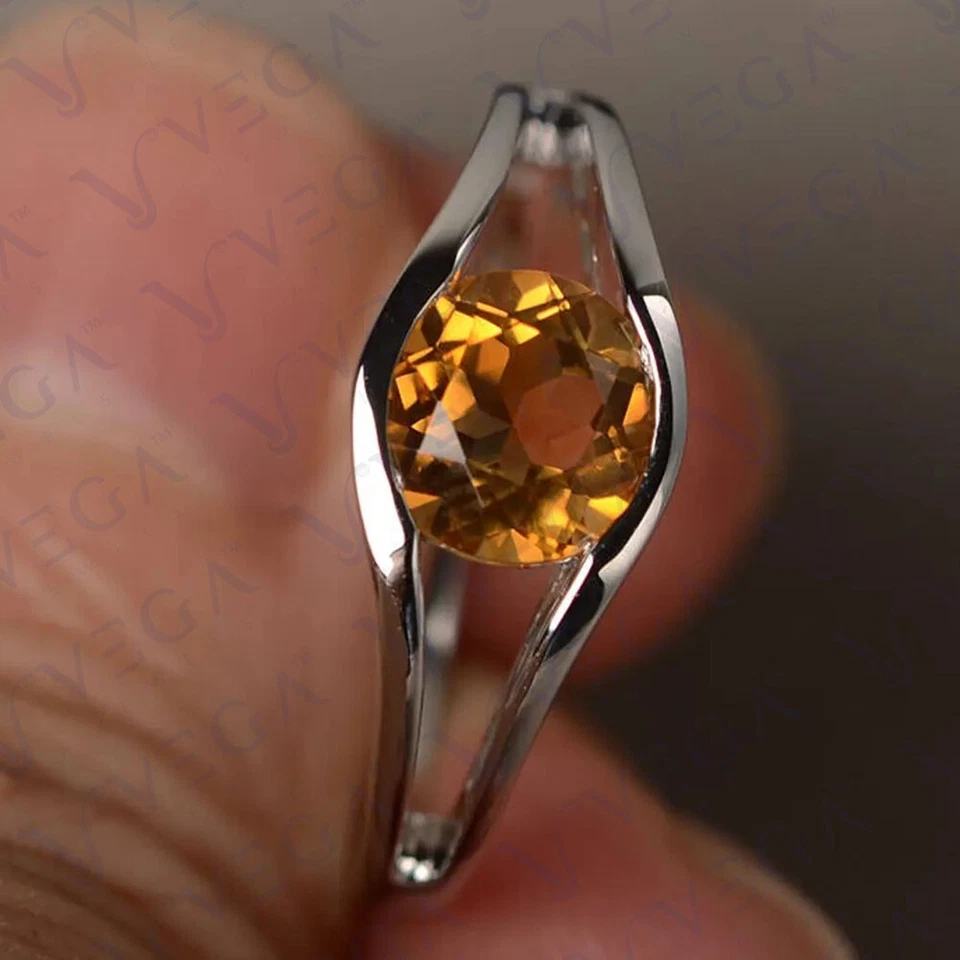 Anillo de compromiso solitario citrino natural corte redondo de 3,00 quilates chapado en oro blanco de 18 quilates Foto 2 de 4