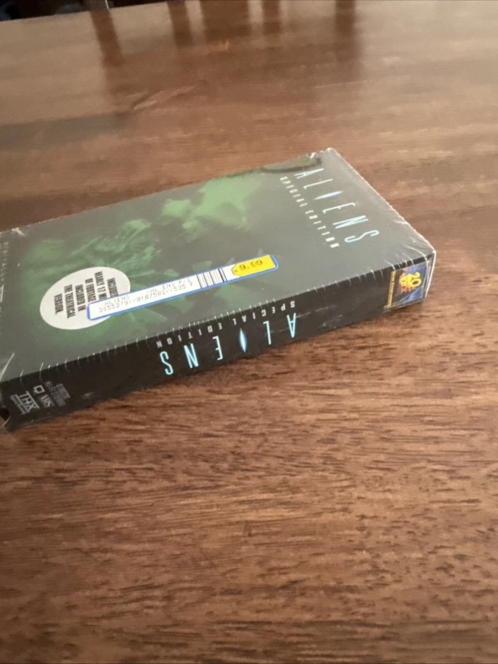 Aliens Special Edition VHS Tape - Image 3 of 4