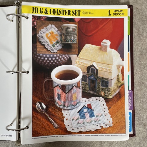 Annie's Attic International Plastic Canvas Club Binder With 124 Patterns - Bild 8 von 24