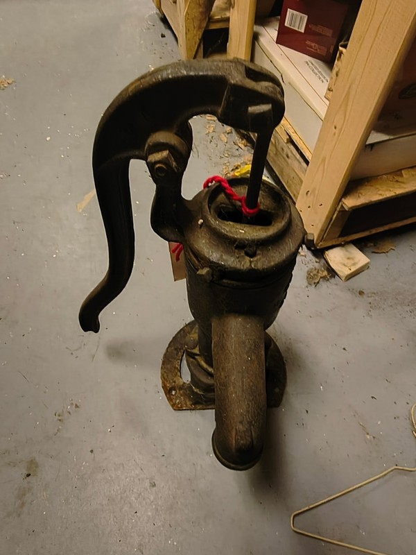 Old Fashion Pitcher Pump