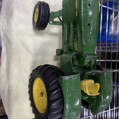 Vintage John Deere ERTL Die-Cast Diesel Tractor   Model 5020 (Made in Iowa, USA)