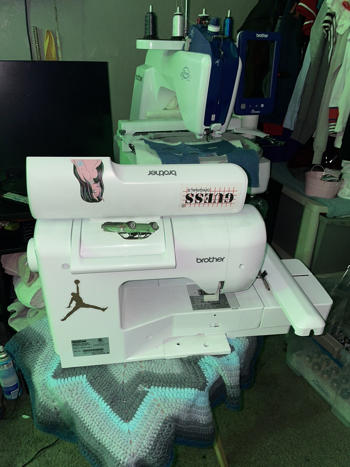 Brother SE1900 Sewing & Embroidery Machine & Extras SewSteady Acrylic