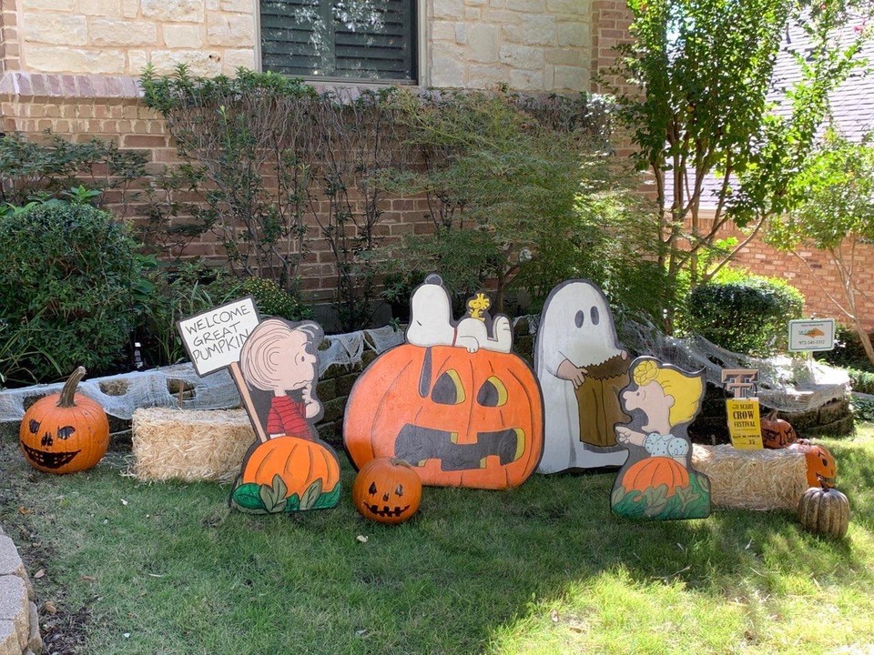SNOOPY WOODSTOCK on JACK-O-LANTERN ~ PEANUTS Great Pumpkin ~ HALLOWEEN ...