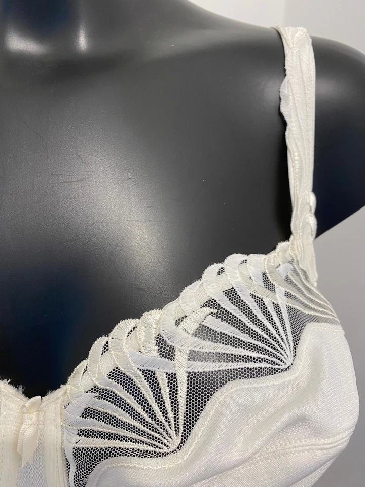 Sujetador Felina Solutions Crema 32D Sin Acolchado Con Aros Bonito Encaje Tops Soporte Foto 3 de 4