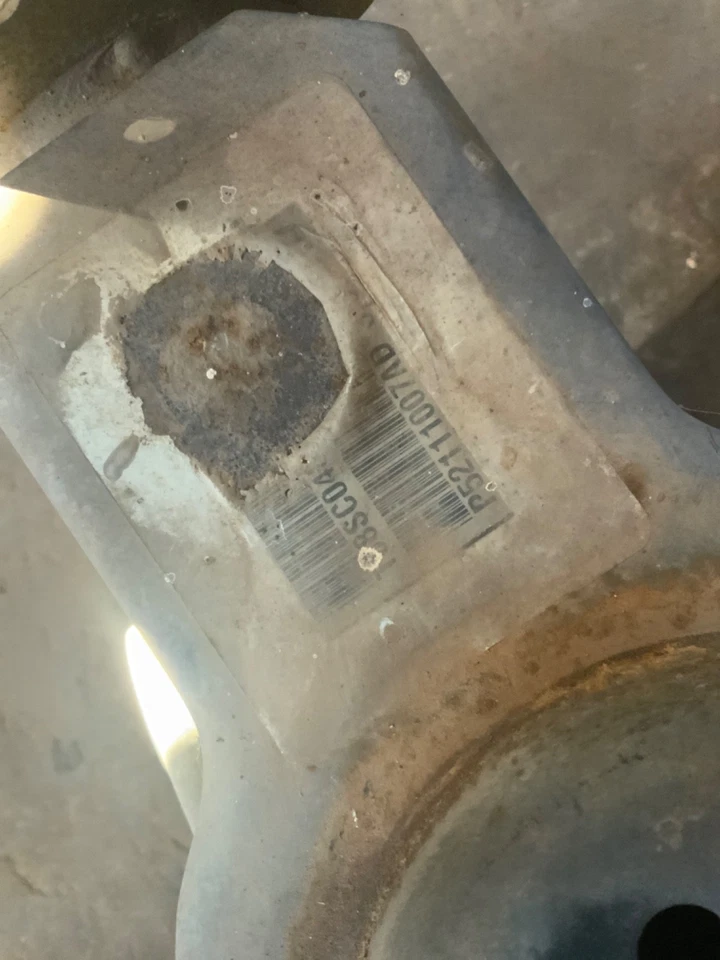 2005 Dodge Durango Rear Axle Assembly 3.55 Ratio 144K Miles OEM — 第 2/3 张图片