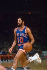 Walt Frazier New York Knicks dribbles the ball v the Washington B- 1976 Photo 2