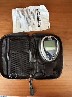 One Touch Ultra 2 Blood Glucose Meter Monitor Glucometer With Carrying Case