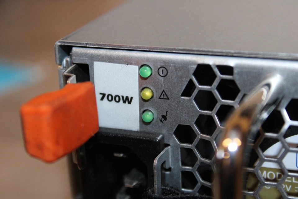 Dell EqualLogic PS6210 Disk Array 24 Bay 10G Controller - Image 3 of 4