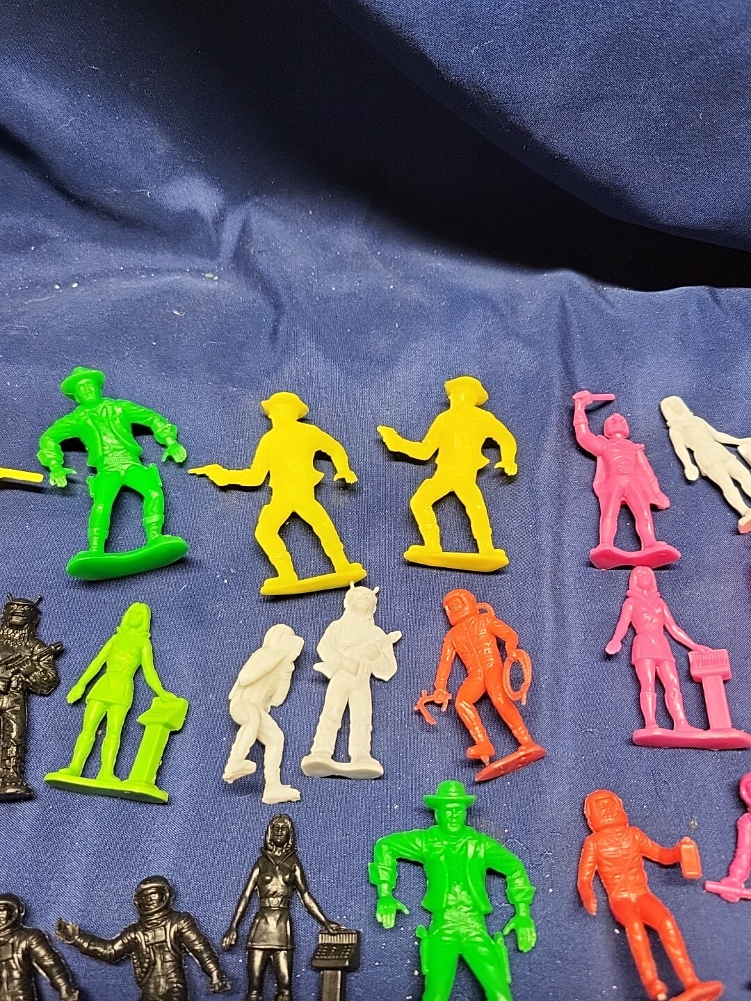 Vintage Galaxy Figure Lot Tim-Mee Aliens Space Droids Robots Cowboys Indian 47pc