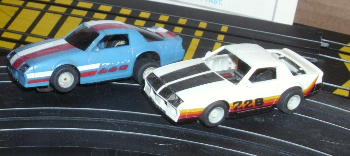 TYCO Z-28 CHALLENGE CAMARO RACING SLOT CAR SET 1980 HO BOXED