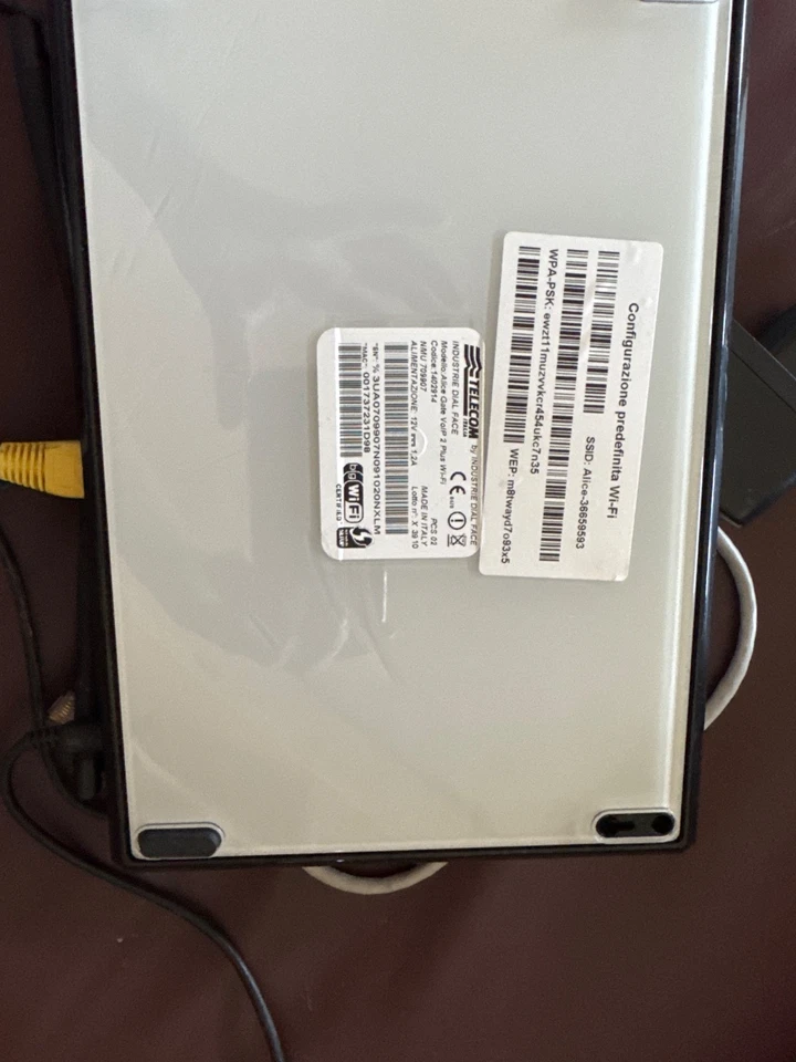 router wifi telecom impresa semplice. Bianco. Con cavi.  - Immagine 4 di 4