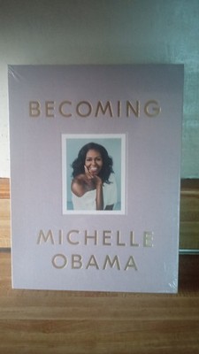 MICHELLE OBAMA BECOMING  SIGNED EDITION  SEALED