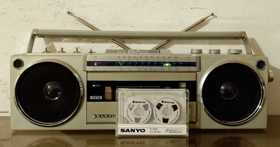 GHETTOBLASTER SANYO M 7750 K MINI STEREO RADIO RECORDER - Bild 3 von 4