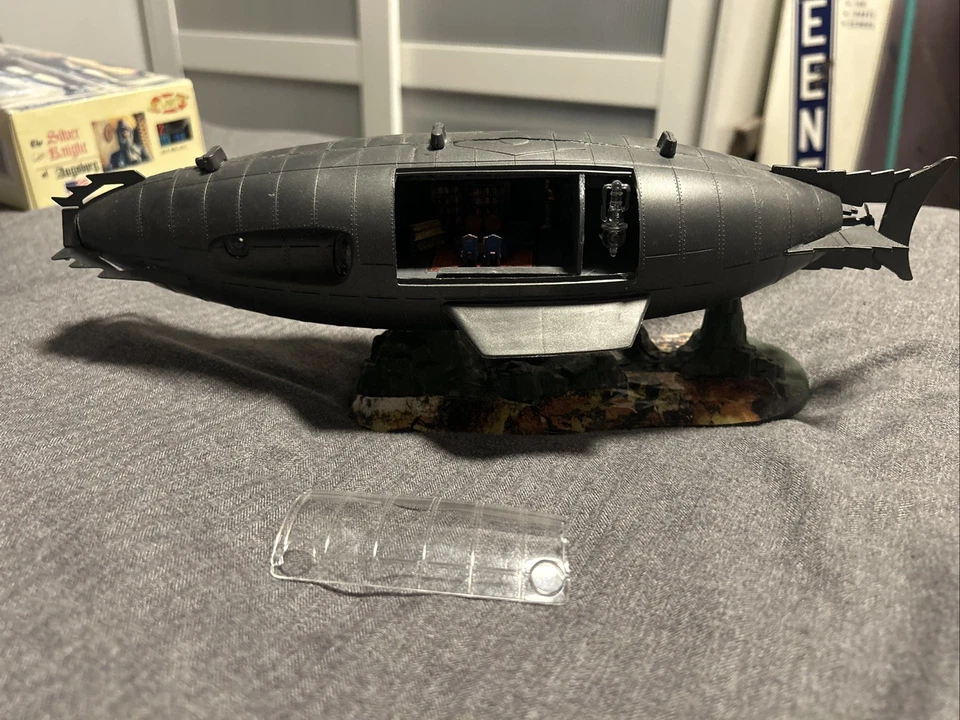 Kit Modelo Snaptite Vintage Revell Escala 1/100 NAUTILUS SUBMARINE 1997 ¡Construido! Foto 3 de 4